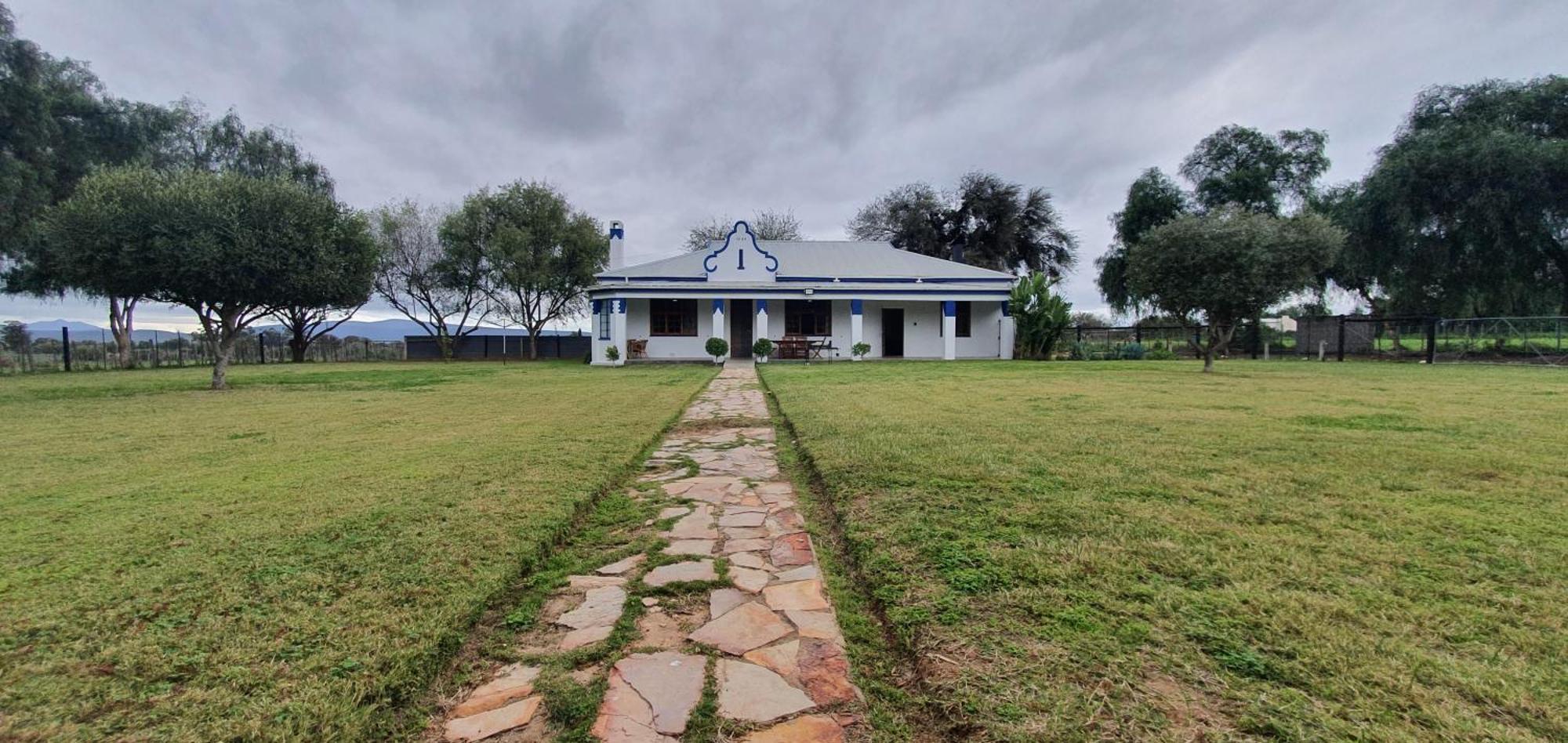 Villa Karoo Leeu Self Catering Oudtshoorn Esterno foto