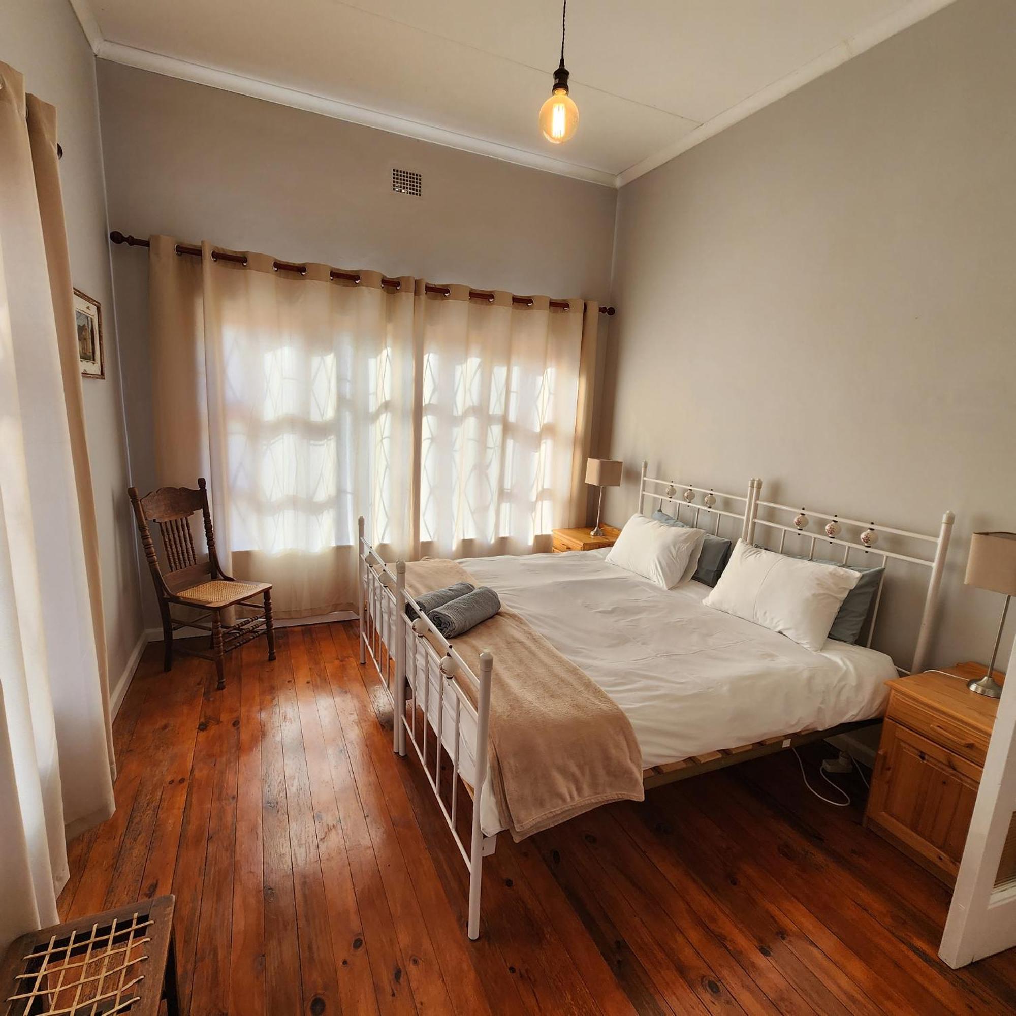 Villa Karoo Leeu Self Catering Oudtshoorn Esterno foto