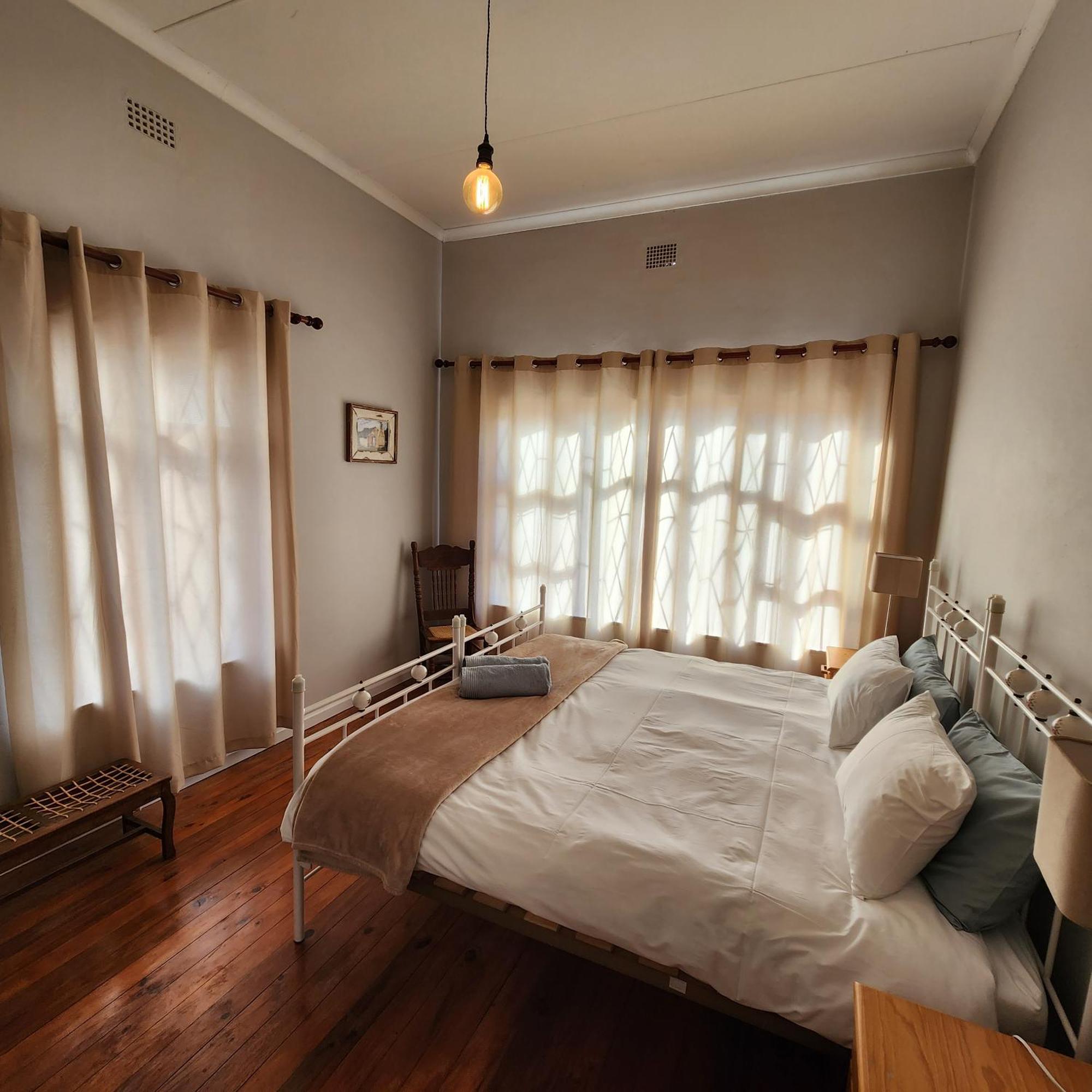 Villa Karoo Leeu Self Catering Oudtshoorn Esterno foto