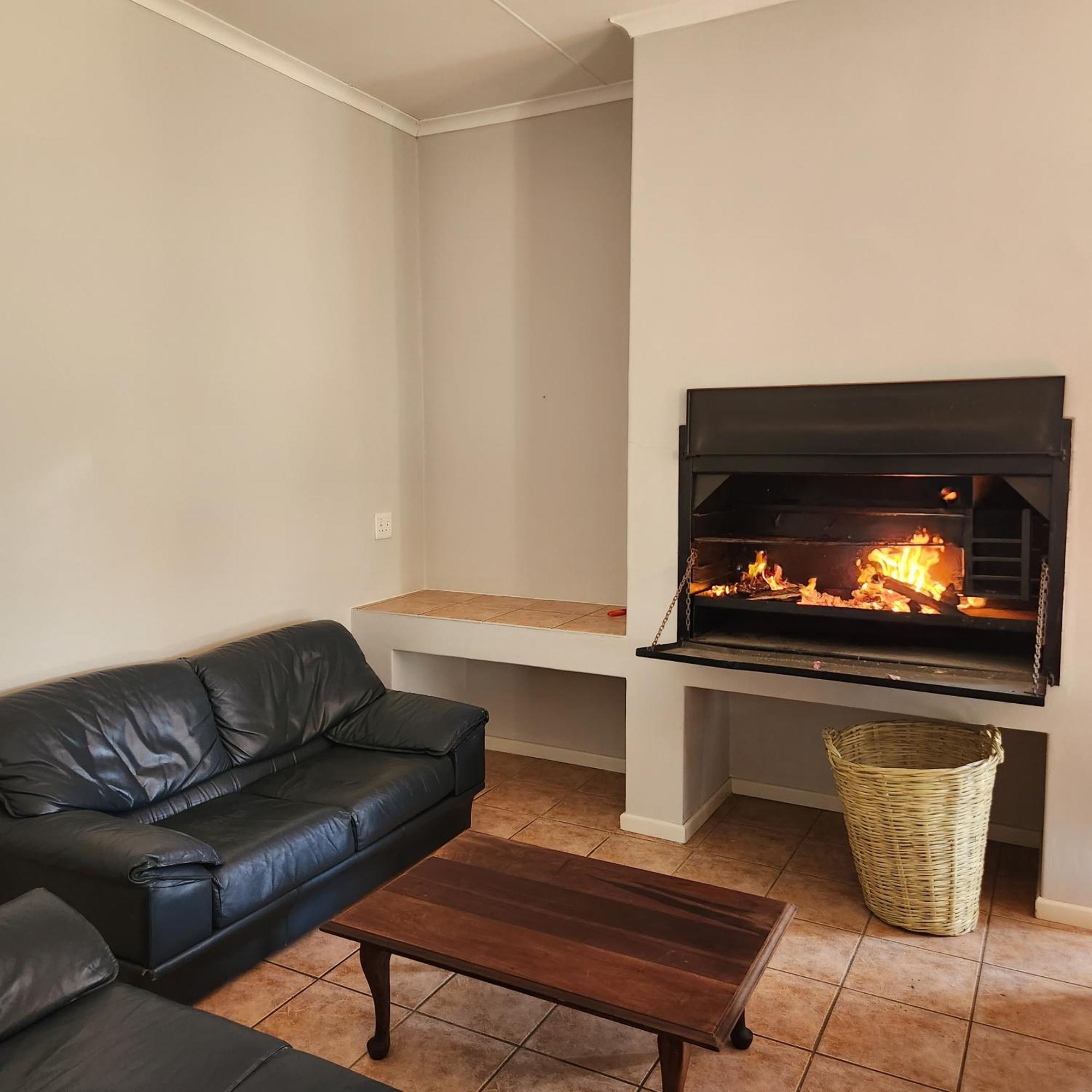 Villa Karoo Leeu Self Catering Oudtshoorn Esterno foto