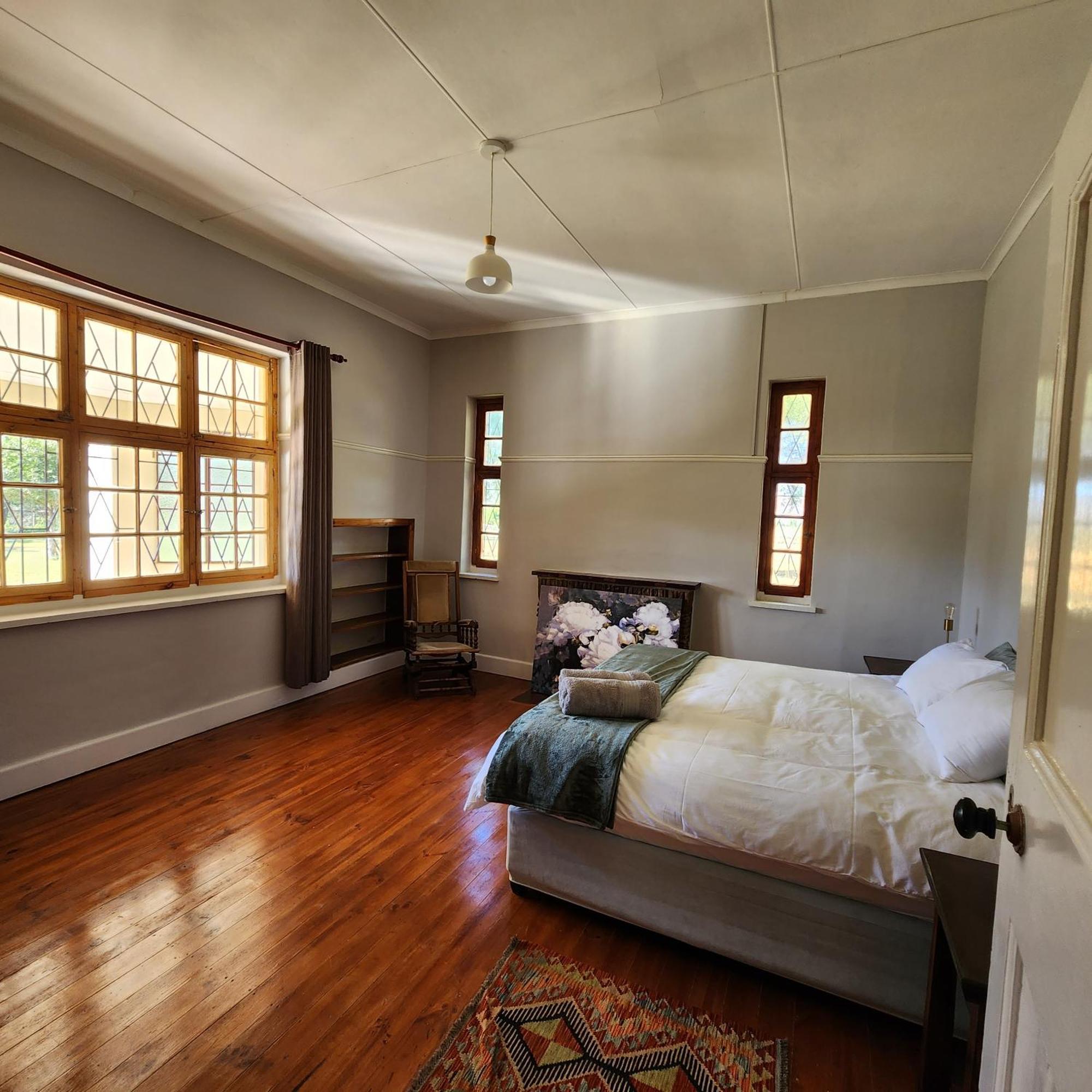 Villa Karoo Leeu Self Catering Oudtshoorn Esterno foto