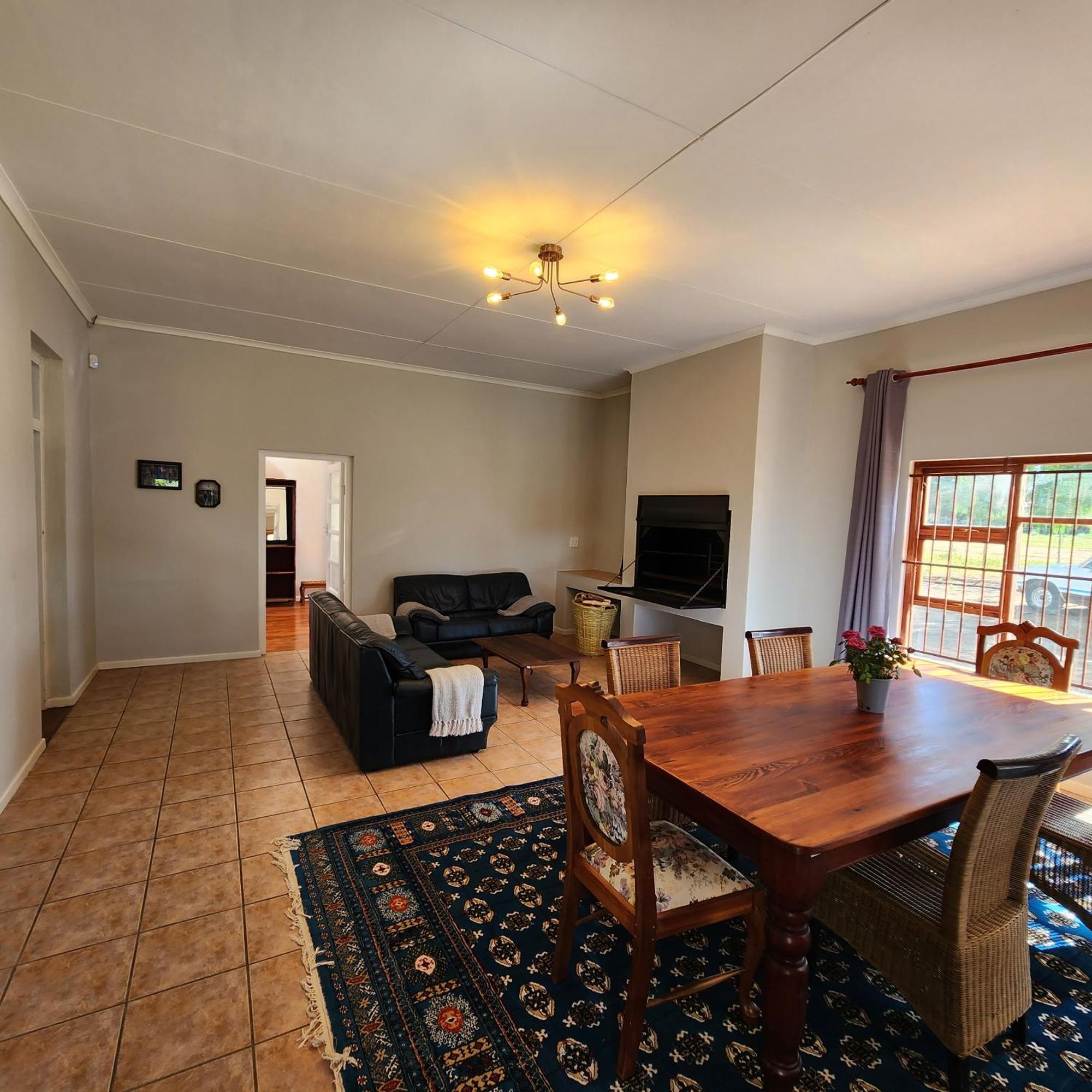 Villa Karoo Leeu Self Catering Oudtshoorn Esterno foto